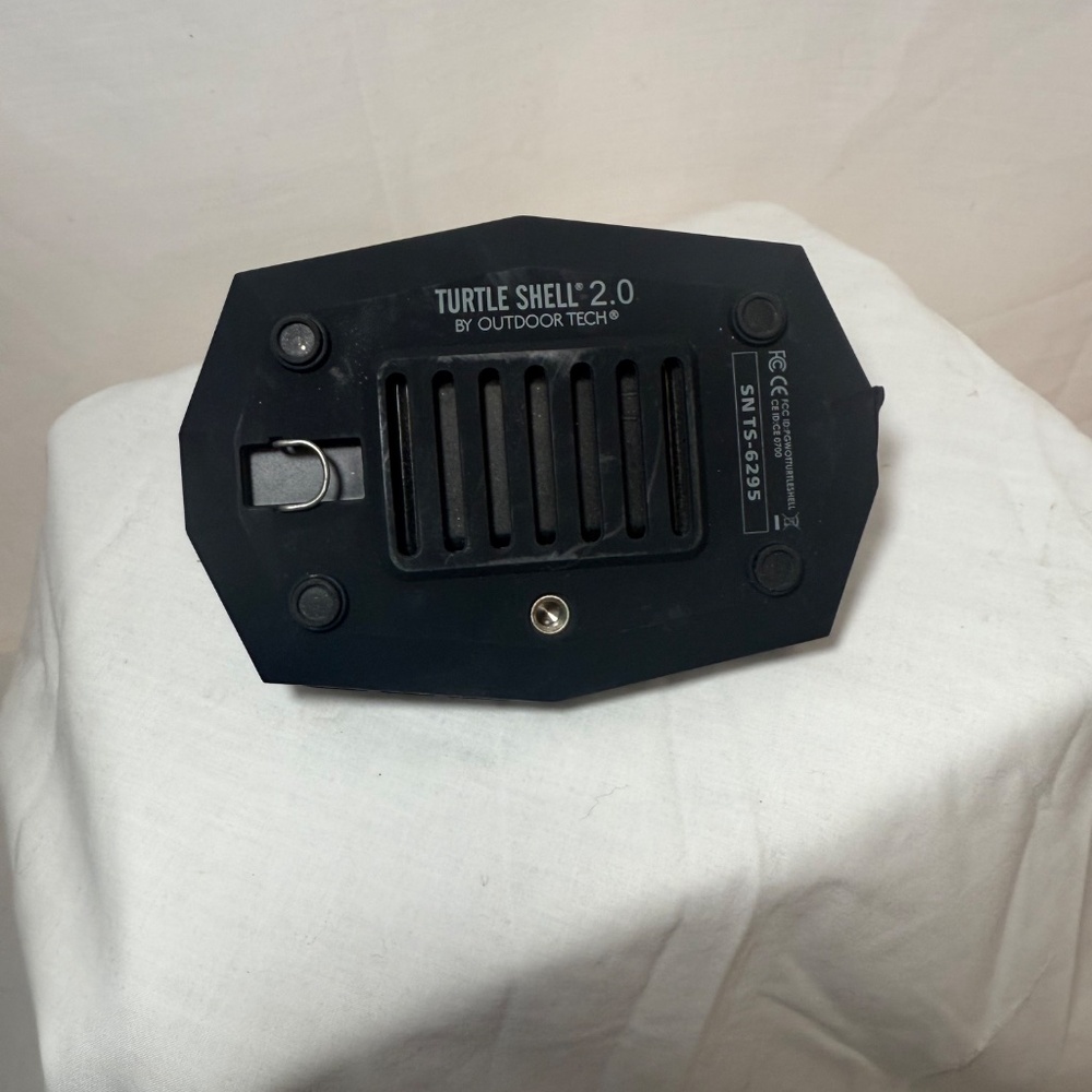 Outdoor Tech Turtle Shell 2.0 - Picture 3 of 3